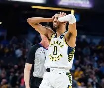 爱游戏体育-天才级瞬间！老将CharlesBassey打破纪录NBA常规赛昨晚，全网刷屏！